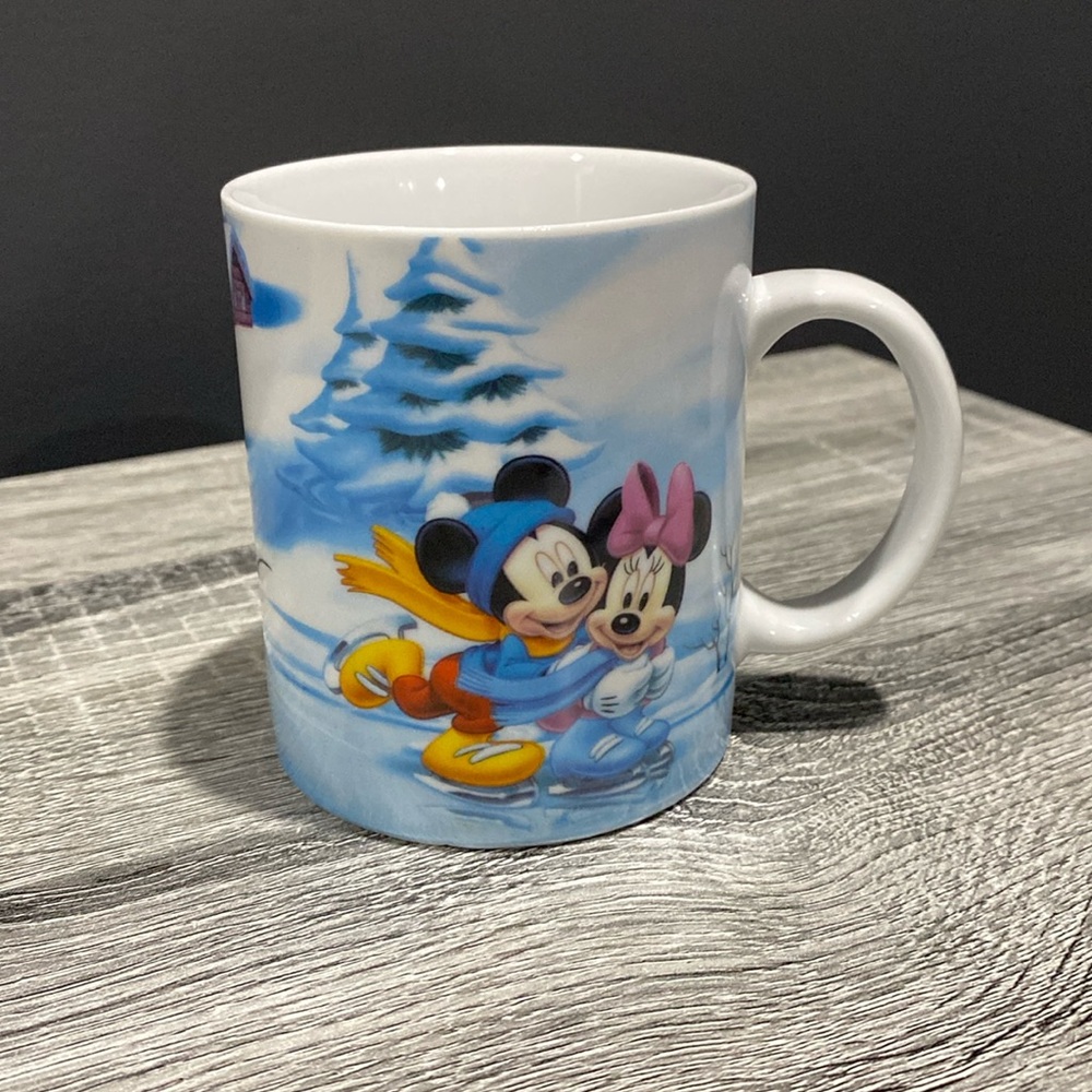 Disney | Enesco: Mickey Mouse & Friends Winter Skating Scene - Mug